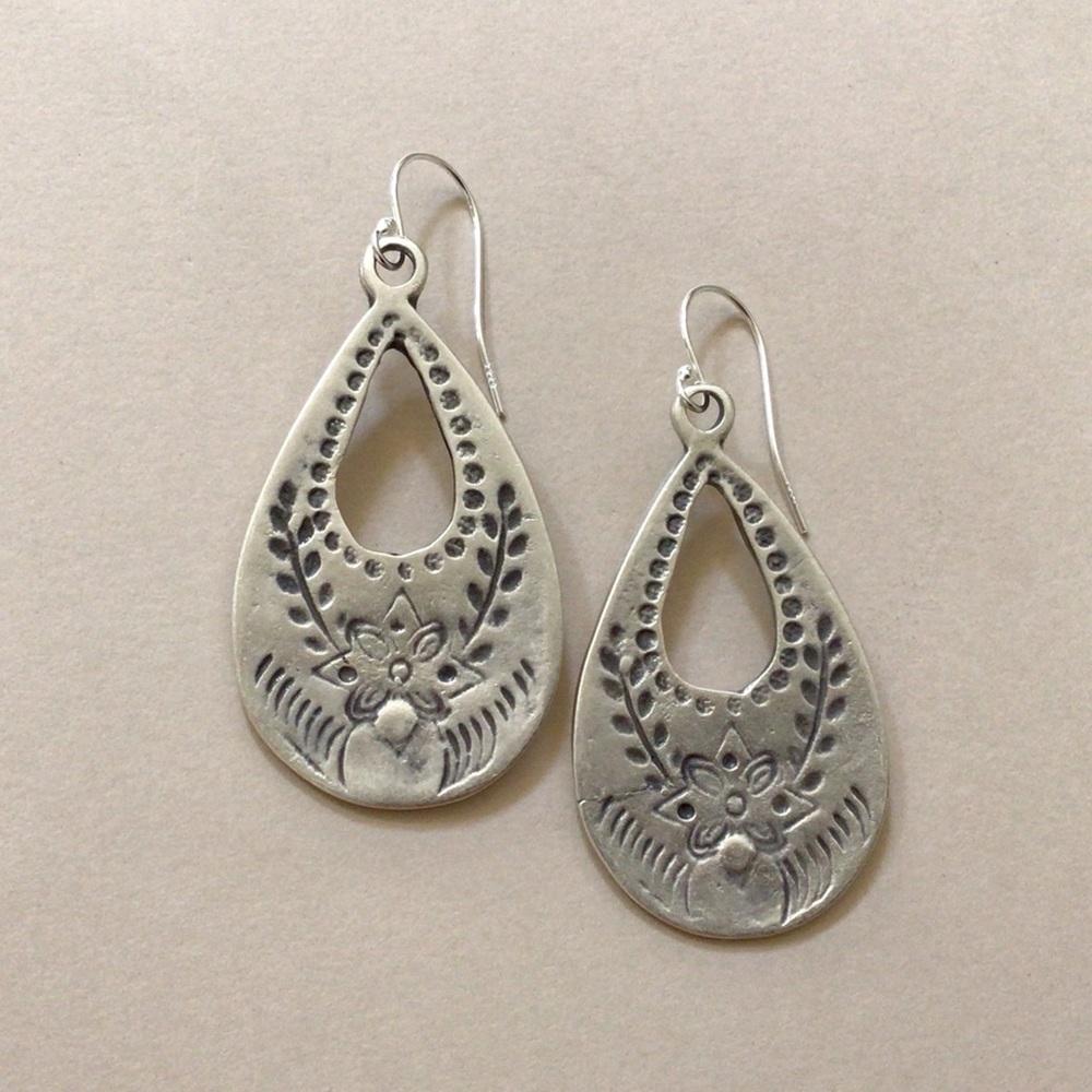 Sundance Stamped Silver Floral Teardrop Drop Earrings in Silver - Picture 2 of 11